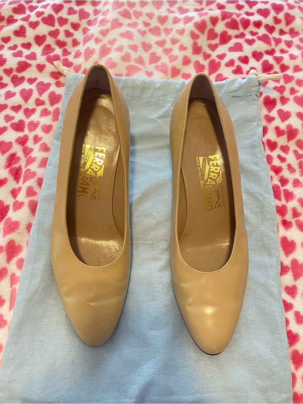Salvatore Ferragamo Beige Leather Pointed round Toe Pumps 7.5 B